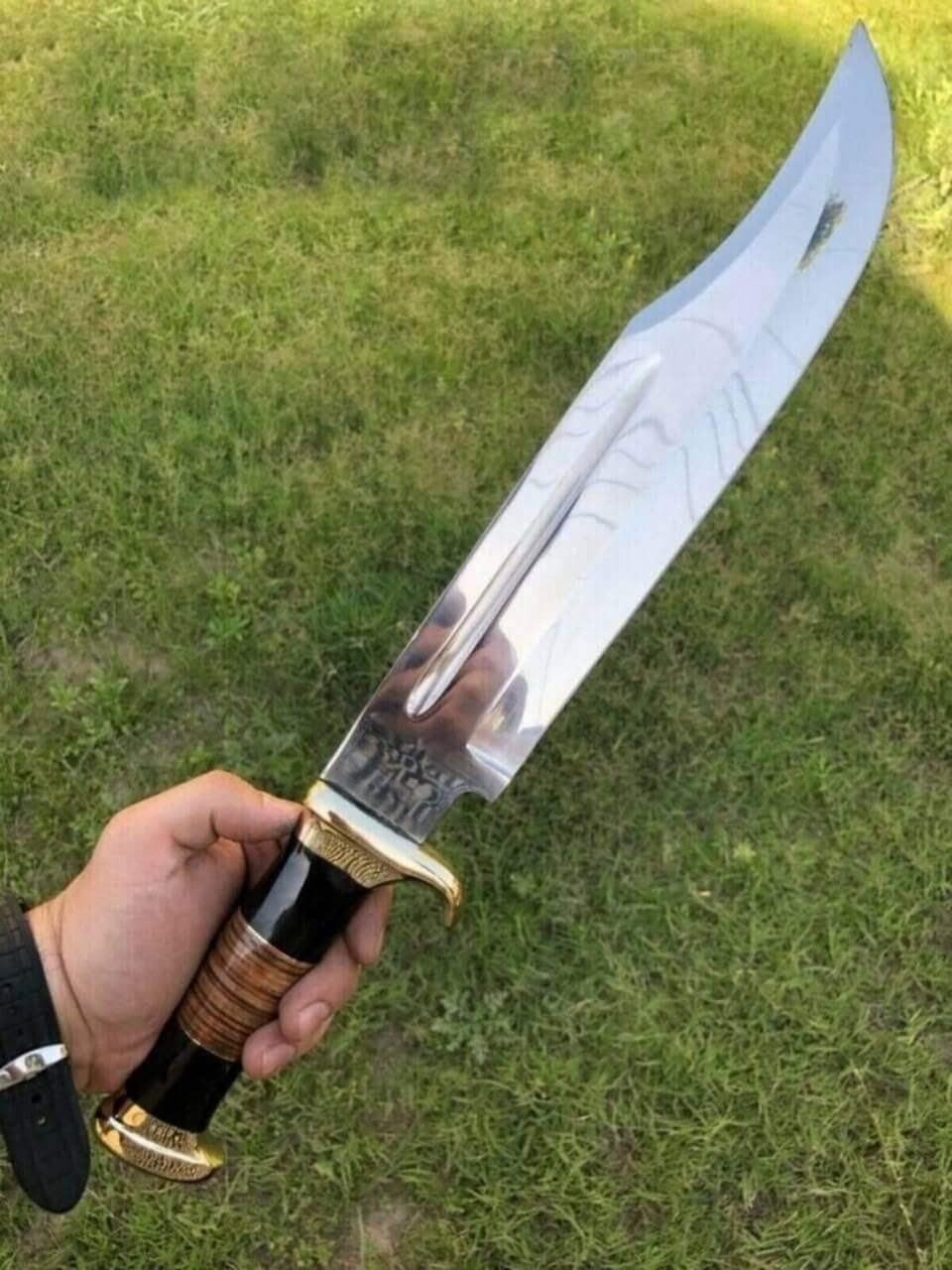 Crocodile Bowie Knife – D2 Tool Steel Blade and Crocodile Handle