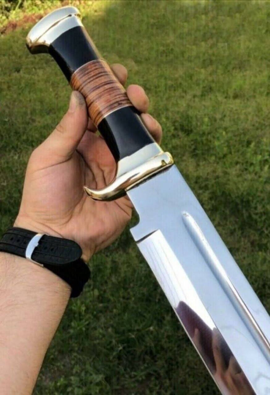 Crocodile Bowie Knife – D2 Tool Steel Blade and Crocodile Handle